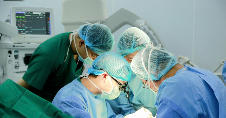 nam sinh gap nan sau cu dam boxing 1535.png