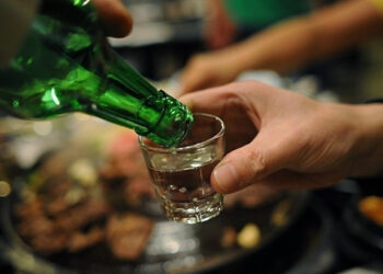 nguoi dan ong 46 tuoi phai thay huyet tuong vi lam dung mot loai do uong 2288.jpg