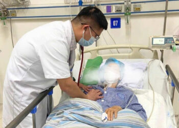 Người phụ nữ ở Hà Nội hôn mê vì tin thuốc nam chữa khỏi tiểu đường