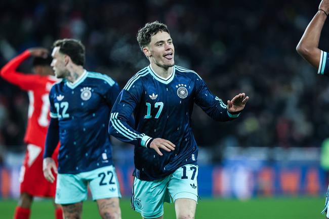 nhan dinh duc vs ghana 1h45 ngay 313 khang dinh suc manh.jpg