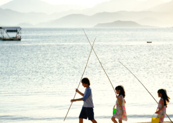 Nơi thời gian chậm lại giữa thiên nhiên vịnh Ninh Vân noi thoi gian cham lai giua thien nhien vinh ninh van 1993.jpg