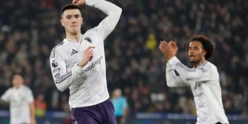 oliver glasner an tuong mot dieu truoc tran dau mu.jpg