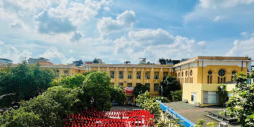 pho giao su neu ly do khong nen doi co so dieu tri benh truyen nhiem khoi noi do 2005.jpg