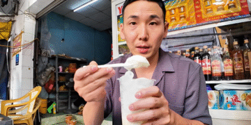 Khách Nhật thử đặc sản giá 120 nghìn/quả ở Vĩnh Long, nức nở khen ngon