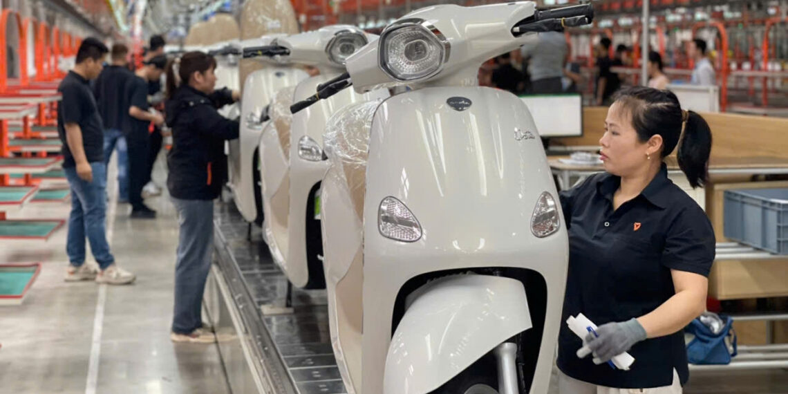 san luong xe may thang 2 sut giam nhung thi truong khong lo thieu hang 1417.jpg