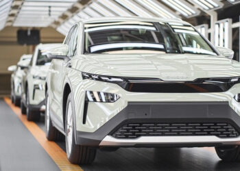 san xuat o to trong nuoc hut hoi trong thang tet thi truong co bi anh huong 417.webp.jpeg