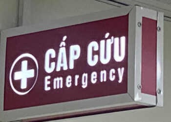 sau bua an trua 3 nguoi co giat toan than hon me 1918.jpg