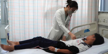 so ca nghi ngo doc sau an banh mi o tphcm tang len 83 459.jpg