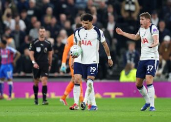 tham hoa tottenham.jpg