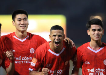 Thể Công Viettel thắng nhọc đội bóng của HLV Park Hang Seo