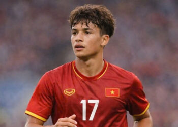 tien dao antonio moric bat ngo khoac ao u23 viet nam 1592.jpg