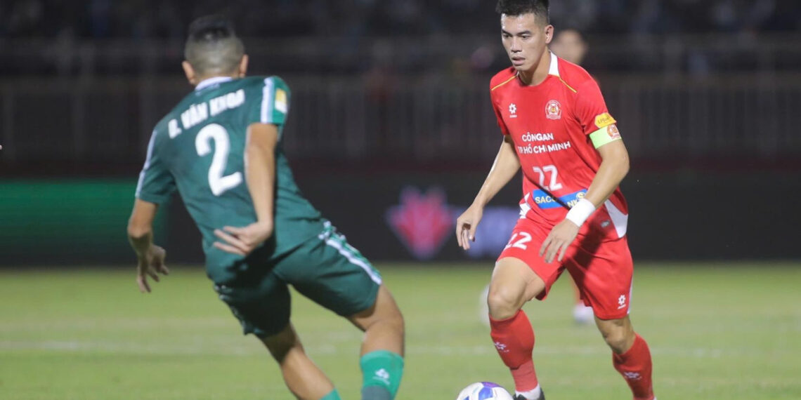 Tiến Linh chơi đẹp, Khoa Ngô đưa CA TPHCM vào bán kết Cúp QG