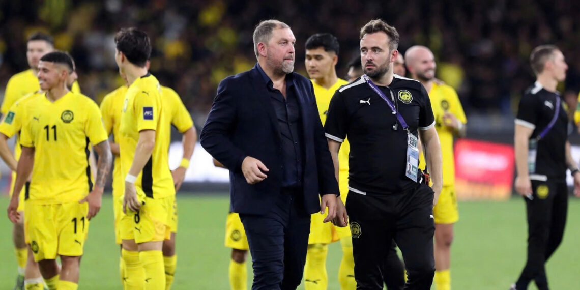 tuyen malaysia chot danh sach la tai dau tuyen viet nam 2000.jpg