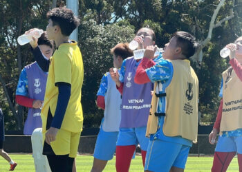 tuyen nu viet nam thi dau giua trua duoi troi nang nong gan 40 do 1494.jpeg