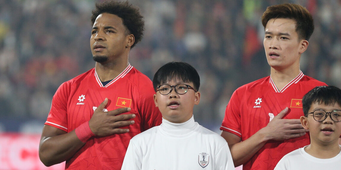 tuyen viet nam nhan tin vui tu fifa sau an phat cua malaysia 1162.jpg