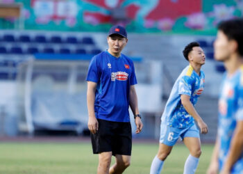 tuyen viet nam thay gi khi hlv kim sang sik tat tay 2523.jpg