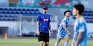 tuyen viet nam thay gi khi hlv kim sang sik tat tay 2523.jpg