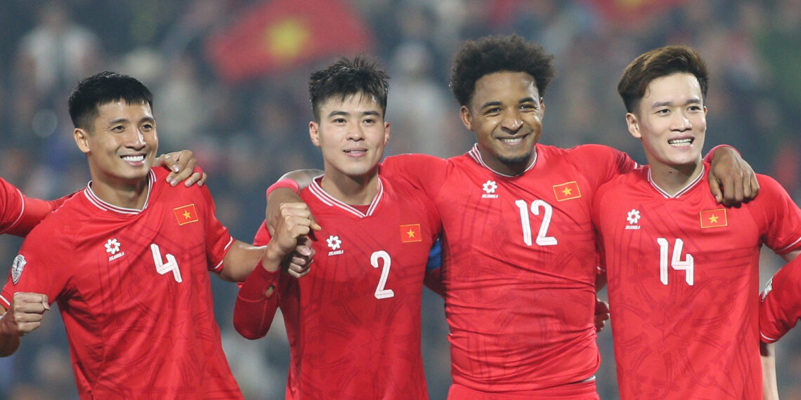 tuyen viet nam va thong diep dac biet cua hlv kim sang sik 2606.jpg