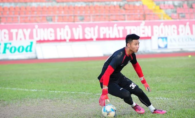 Văn Toản tìm kiếm cơ hội thi đấu trong màu áo mới van toan tim kiem co hoi thi dau trong mau ao moi.jpg