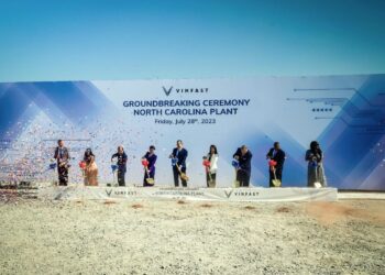 VinFast tái khởi động dự án nhà máy tại Mỹ, đặt mục tiêu sản xuất từ năm 2028 VinFast tái khởi động dự án nhà máy tại Mỹ, đặt mục tiêu sản xuất từ năm 2028