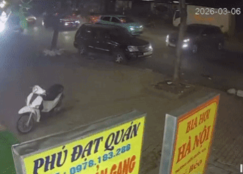 vu tai xe tong loat xe o ha noi nguoi phu nu 50 tuoi tu vong 208.gif