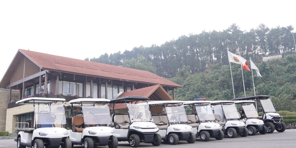 xe dien gio ra mat 3 dong san pham phuc vu san golf du lich va noi khu 1394.jpg