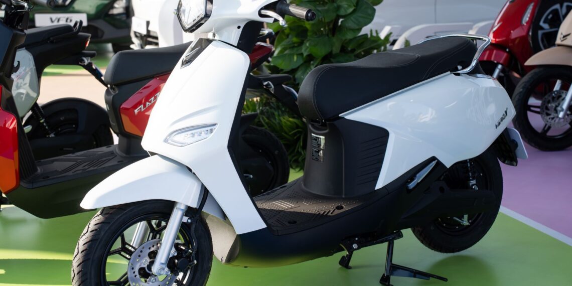 Pin “trâu”, máy khỏe, dân công sở thoải mái vi vu cả tuần với VinFast Vero X xe dien vinfast 2 jpg.17024.jpeg