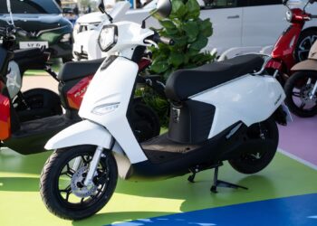 Pin “trâu”, máy khỏe, dân công sở thoải mái vi vu cả tuần với VinFast Vero X xe dien vinfast 2 jpg.17024.jpeg