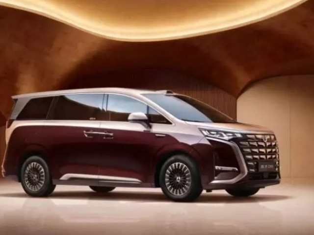 Denza D9 2026 trình làng: MPV điện đi được 800km/sạc, sạc nhanh từ 10 xehay byd d9 300326 1.jpg