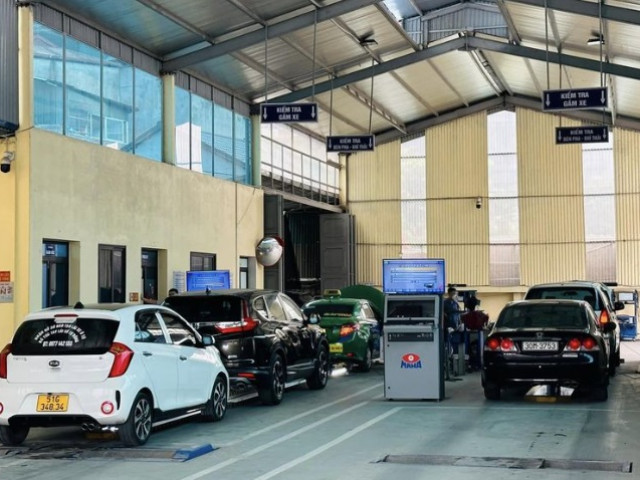 Siết quy trình kiểm định khí thải xe diesel: Đạp hết ga có thực sự gây hư hỏng động cơ ô tô? xehay dang kiem 040326 2.jpg