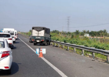 Lỗi nhỏ khi dừng xe trên cao tốc khiến tài xế có thể bị phạt tới 14 triệu đồng Lỗi nhỏ khi dừng xe trên cao tốc khiến tài xế có thể bị phạt tới 14 triệu đồng
