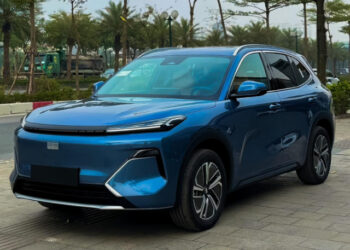 xehay ex5 phev 030326 2.jpg
