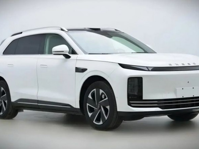 Chery tung SUV điện cỡ trung Exeed EX7: Dài gần 5 mét, pin CATL xehay ex7 140326 3.jpg