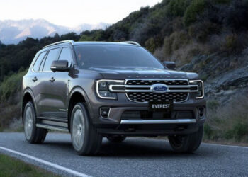 Ford Everest Platinum 2026 ra mắt Đông Nam Á: Bổ sung động cơ 2.0L Turbo và nâng cấp hộp số 10 cấp mới
