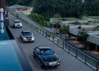 Rolls-Royce kỷ niệm 10 năm Black Badge: Từ “kẻ nổi loạn” đến biểu tượng quyền lực của giới siêu giàu xehay rr balck 03026 10.jpg