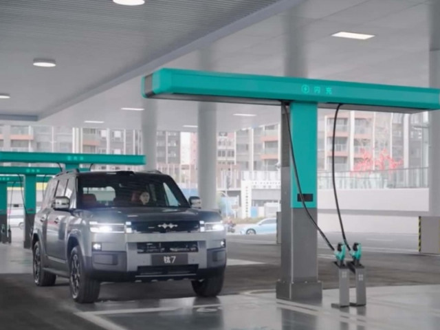 xehay sac nhanh byd 090326 4.jpg