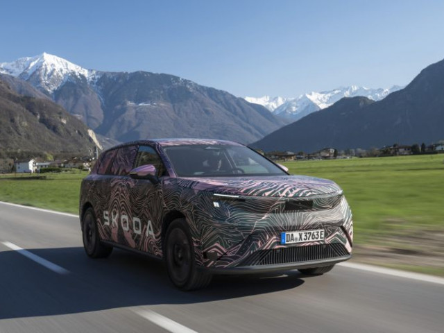 Hé lộ thêm thông tin về Škoda Peaq: SUV điện cỡ lớn chạy hơn 600 km/sạc, nội thất như lounge di động xehay skoda peaq 300326 8.jpg