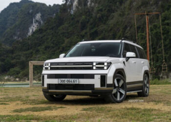 Loạt xe SUV được ưu đãi kỉ lục trong tháng 3: Hyundai Santa Fe và Subaru Forester xả kho cả trăm triệu đồng xehay suv uu dai 090326 1.jpg