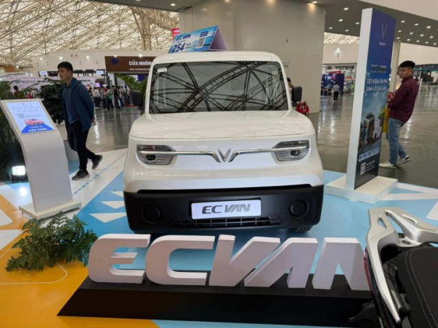 Thực tế VinFast EC Van phiên bản cửa trượt: Giải pháp vận tải đô thị tối ưu cho chủ xe xehay van ec cua lua 270326 10.jpg