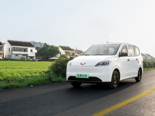 MPV thuần điện Wuling Hongguang sắp ra mắt khách Việt với phạm vi hoạt động 300 km/sạc xehay wuling hongquang 160326 4.jpg