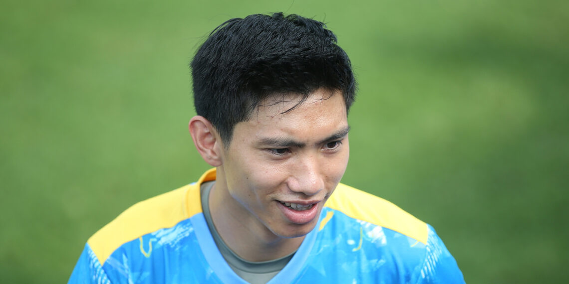 Xuân Son báo tin cực vui, Văn Hậu tươi rói hội quân tuyển Việt Nam