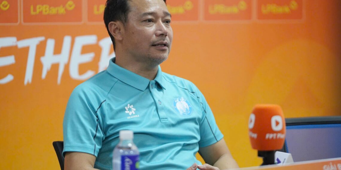 HLV Vũ Hồng Việt tiết lộ điều đặc biệt sau trận thắng Ninh Bình z7576696806686 dc5c40bb3739906bb75f5abc5b9ce1d7 0103210623.jpg