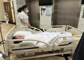 Phó giáo sư cảnh báo ‘bệnh lười’ tàn phá cột sống người trẻ Phó giáo sư cảnh báo ‘bệnh lười’ tàn phá cột sống người trẻ