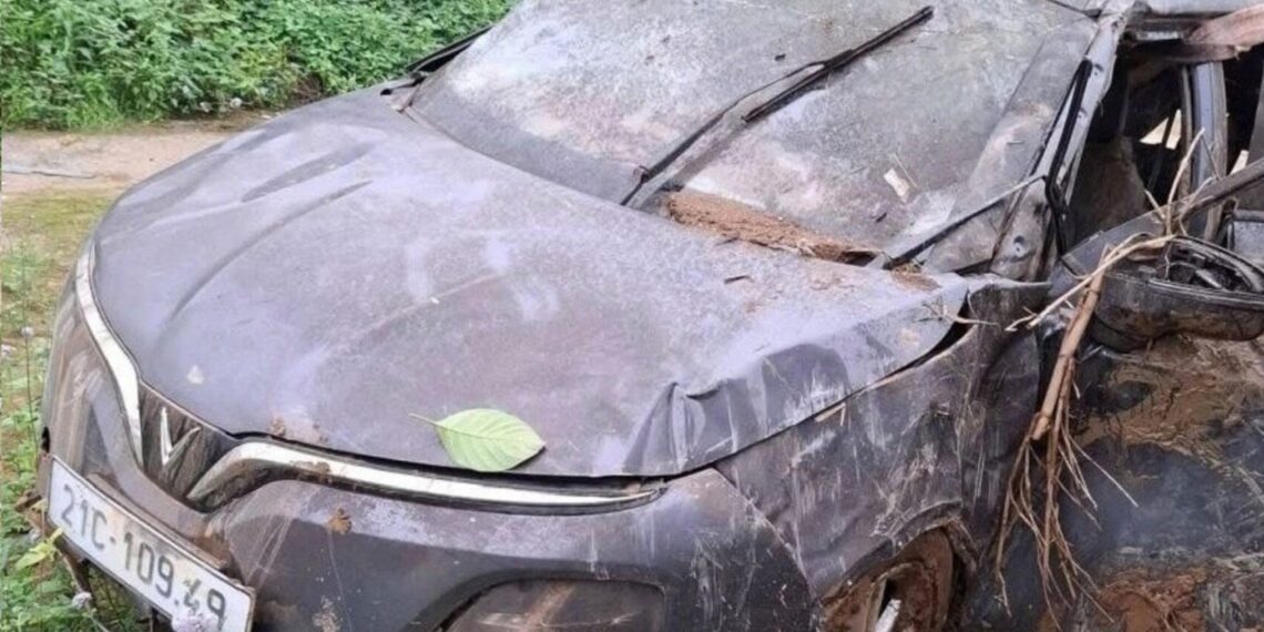 1211775617889 vu xe vinfast vf 5 bi lu cuon troi anhdaidien.jpg