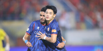 26 vong 17 moi nhat cahn co don tren dinh bang 2240.jpg