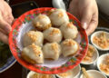 4 món bánh đặc sản tên lạ, giá siêu rẻ, khách ăn chục chiếc chưa chán ở Huế 4 mon banh dac san ten la gia sieu re khach an chuc chiec chua chan o hue 2704.jpg