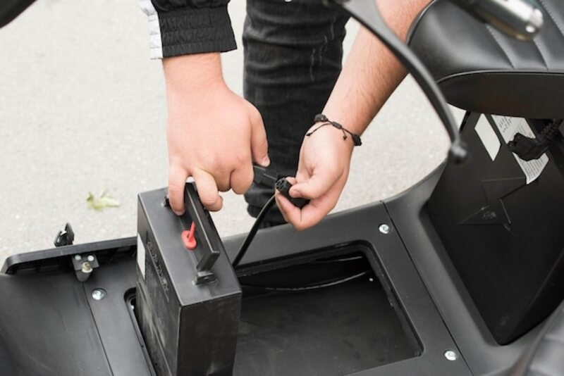 Xe máy điện 2026: người dùng đô thị chọn sạc cố định hay đổi pin? 5 cach sac xe dien jpg.17986.jpeg