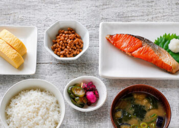 5 thoi quen an uong cua nguoi nhat cai thien ca tinh than lan the chat 2877.jpg