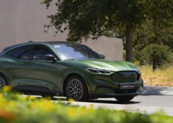 5021775441277 ford mustang mach e giam 900 trieu dong anhdaidien.jpg