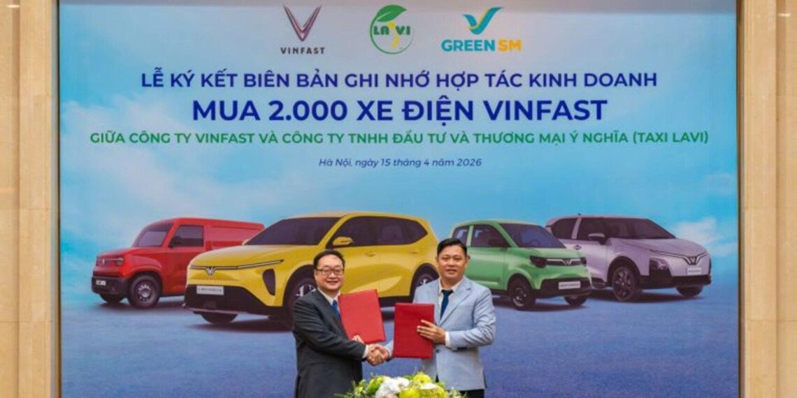 5841776396614 taxi lavi chuyen doi toan bo sang xe dien vinfast anhdaidien.jpg